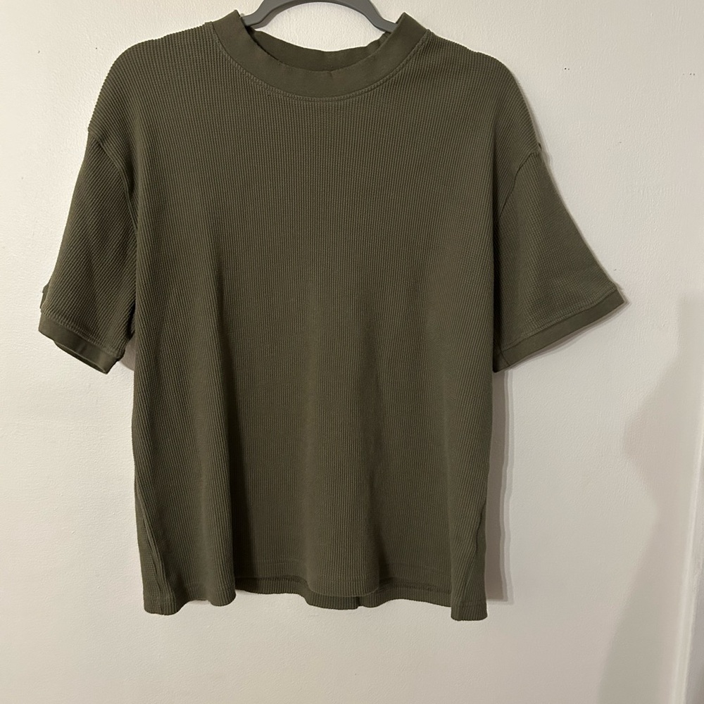American Garage Men’s Olive Green T-Shirt. Sz L